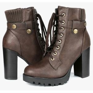 DREAM PAIRS Lace up Combat Ankle Chunky Heeled Boots Like New!